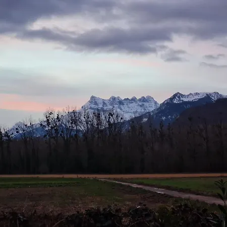 Rhone 4, Villa, Jardin, Velos, Balancoires, Jeux, 200m Etang Vieux Rhone 別荘 *