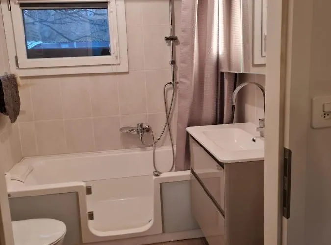 Rhone 4, Villa, Jardin, Velos, Balancoires, Jeux, 200m Etang Vieux Rhone Noville